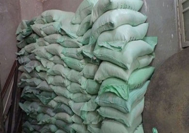 ضبط 22 طن دقيق و2000 سلعة غذائية منتهية الصلاحية في أسيوط
