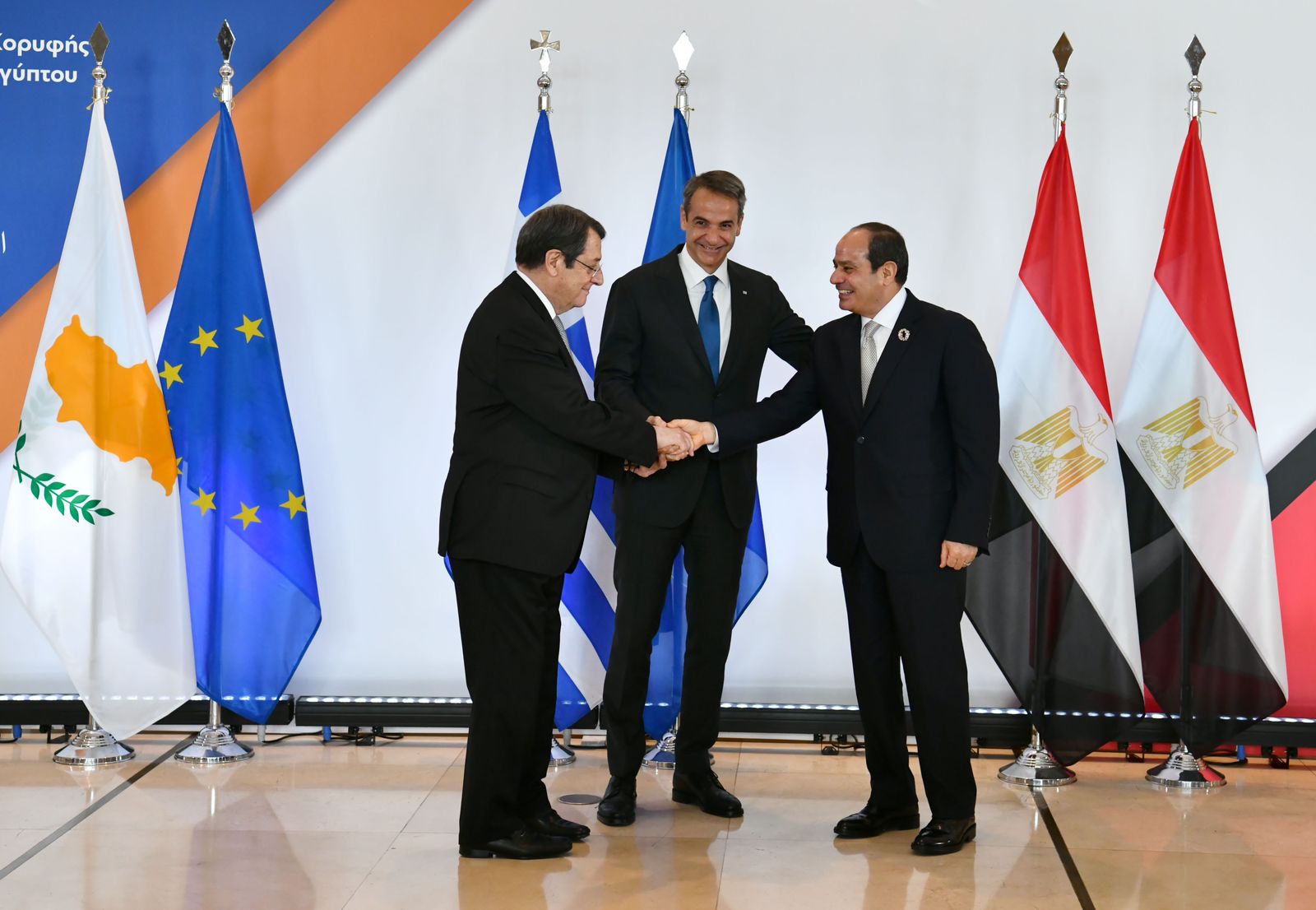 القمة الثلاثية اليوم