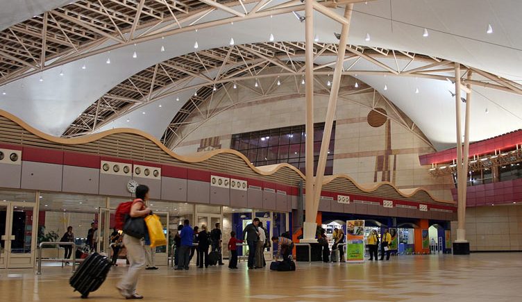 إسناد أعمال تطوير مطار شرم الشيخ لـ«المقاولين العرب»