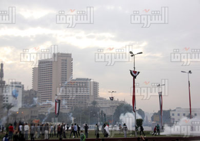 قوات الأمن تطلق قنابل الغاز لتفريق مسيرة طلابية بالتحرير