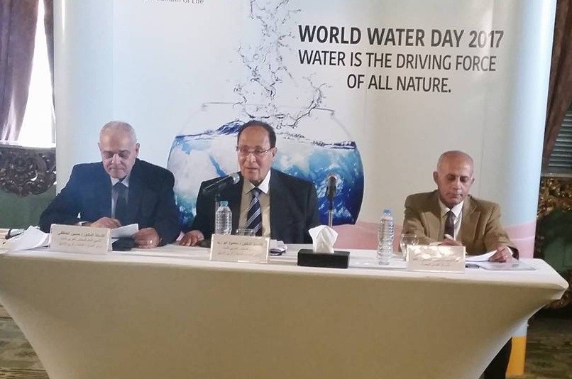 المشاركون فى الحلقة النقاشية حول «مياه نظيفة لحياة أفضل»