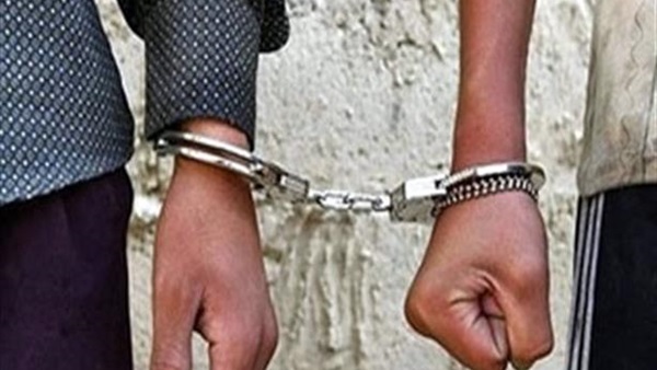 ضبط مسؤولين بشركة صرافة لإتجارهما بالنقد الأجنبي في السوق السوداء