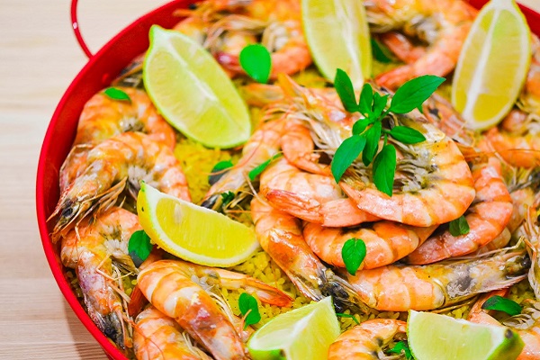 في المطبخ.. جمبرى بصوص الكارى والفلفل