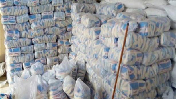 ضبط 5.5 طن سكر وزيت مدعم في مخزن بمطروح