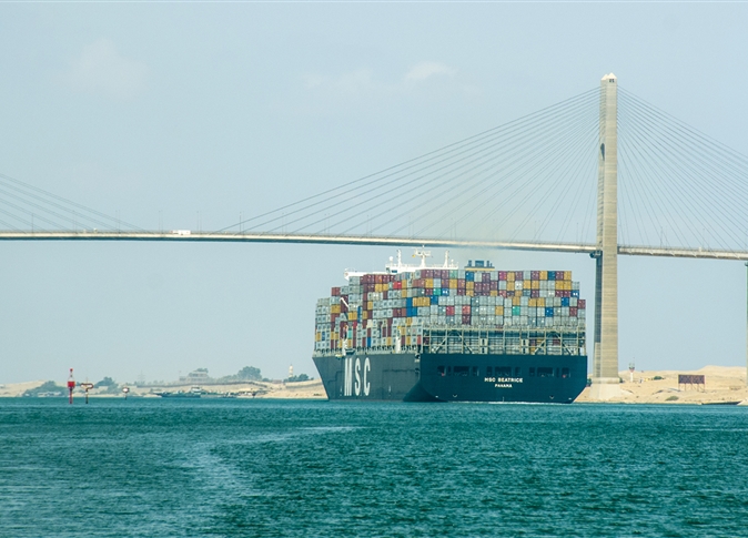 عبور 53 سفينة بالمجرى الملاحي لقناة السويس بحمولة بلغت 3 ملايين طن