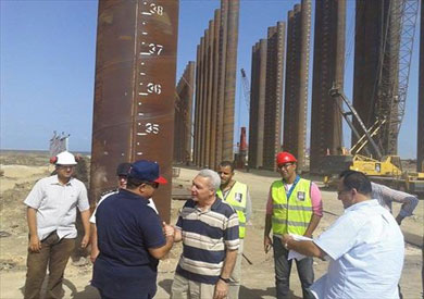 محافظ بورسعيد يتفقد الرصيف البحرى بميناء شرق بورسعيد