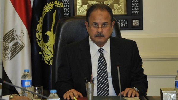 وزير الداخلية يهنئ وزير الدفاع ورئيس الأركان بمناسبة «يوم الشهيد»