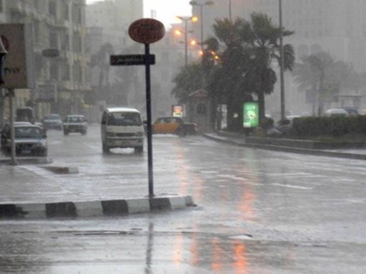 استمرار الأمطار الرعدية وانخفاض درجات الحرارة بمحافظة الإسكندرية