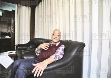 الدكتور أحمد بكر- تصوير روجيه أنيس