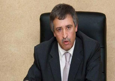 نظيره الأردني الدكتور نضال مرضي القطامين وزير العمل