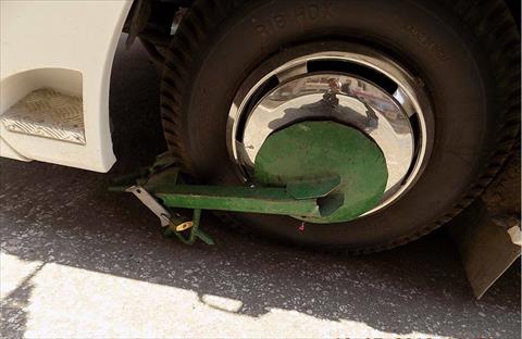 حي الزيتون يصادر توك توك ويكلبش اتوبيس بكوبري سنان