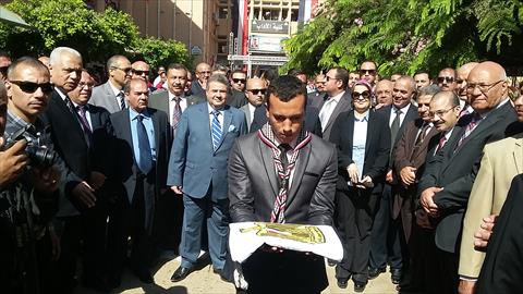 وزير التعليم العالى يتفقد جامعة بنها