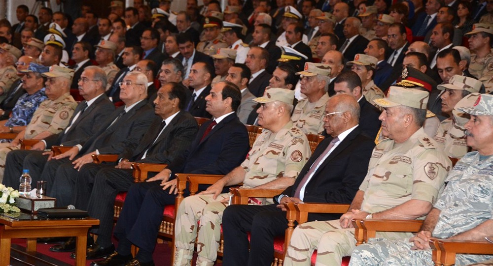 «السيسي» يشهد فيلما تسجيليا بعنوان «نداء الواجب» عن الشهداء