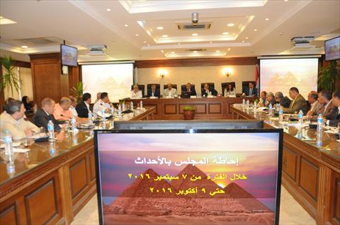 محافظ الجيزة خلال رئاسته للمجلس التنفيذي للمحافظة