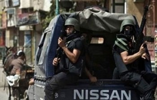 ضبط ربة منزل وزوجها وصديقه يروجون الأقراص المخدرة بطنطا