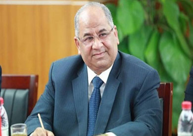 عادل نظمي رئيس النقابة العامة للمرافق