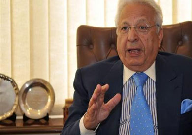 الدكتور أحمد عكاشة، أستاذ الطب النفسي، وعضو المجلس الرئاسي لعلماء مصر