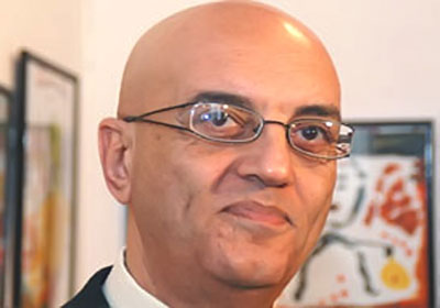 الكاتب الصحفي محمد سلماوي، المتحدث باسم لجنة الخمسين لتعديل الدستور، ورئيس اتحاد كتاب مصر