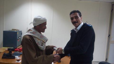 تمكنت شرطة النقل والمواصلات من إعادة 5 آلاف جنيه إلى صاحبها، فقدها داخل مترو المظلات.