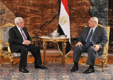 «أبو مازن» يصل القاهرة ويلتقي «منصور» ومدير المخابرات-ارشيفية