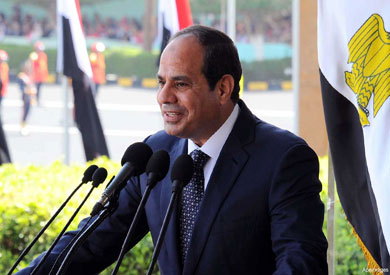 «السيسي» مستعرضا المشروعات القومية للدولة: «ماتخافوش على البلد»