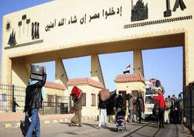 عودة 381 مصريا من ليبيا