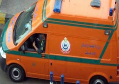 إصابة 4 أشخاص إثر انقلاب سيارة نقل بطريق «الفرافرة - الواحات»