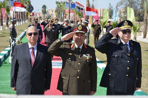 قائد الجيش الثانى يزور النصب التذكارى للجندى المجهول احياءا ليوم الشهيد