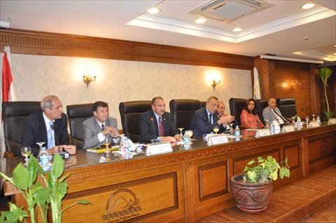 محافظ الجيزة يشدد على المسئولين بتفعيل منظومة الشكاوى الحكومية الموحدة