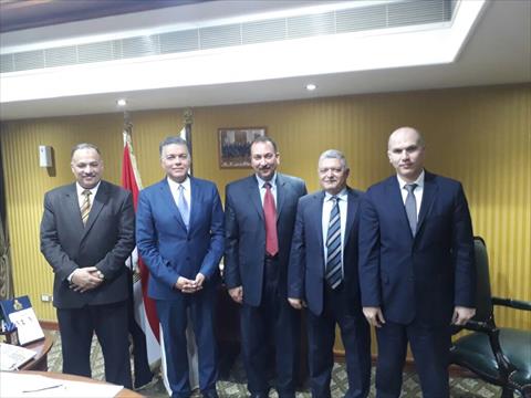 وزير النقل يلتقي وفد منظومة الشكاوى الحكومية الموحدة بمجلس الوزراء