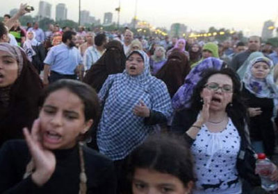مجموعة من المتظاهرات المصريات بميدان التحرير - ارشيفية