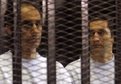 تأجيل محاكمة علاء وجمال في «التلاعب بالبورصة» لـ13 نوفمبر – أرشيفية