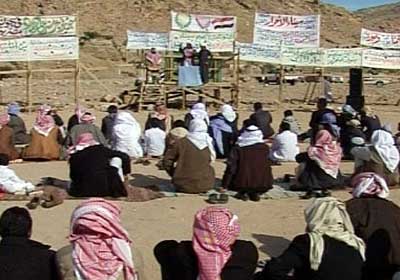 بدو في سيناء أثناء اعتصام سابق لهم بدعوى تهميشهم (الجزيرة-أرشيف)