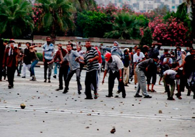 اشتباكات بالحجارة والخرطوش بين أنصار«مرسي» والأهالي بجسر السويس - أرشيفية