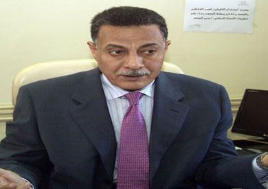 رأفت فودة: النظام الدستوري جعل مجلس الشورى مفلسًا منذ ولادته - بوابة الشروق  - نسخة الموبايل