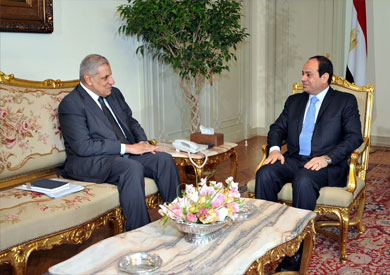 لقاء بين الرئيس السيسي ورئيس الوزراء إبراهيم محلب – صورة أرشيفية