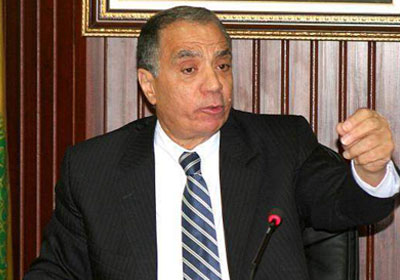 الدكتور فاروق العقدة- محافظ البنك المركزي والمرشح نائبًا لرئيس الوزراء للشؤون الاقتصادية؛ مع احتفاظه بمنصبه كمحافظ للبنك المركزي