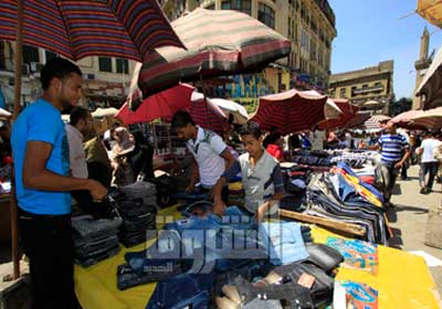 سوق الجمعة .. إحدى الأسواق العشوائية تصوير  مجدى إبراهيم