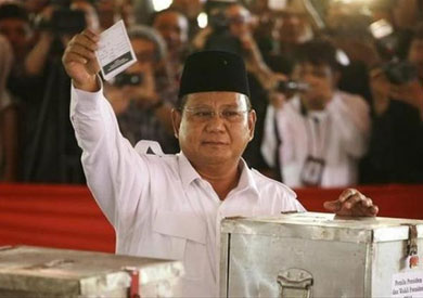 المرشح الخاسر في انتخابات الرئاسة الاندونيسية، الجنرال السابق برابو سوبيانتو