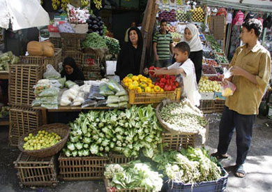 ضخ 150 طن يوميا من الخضروات والفاكهة بالمجمعات الاستهلاكية