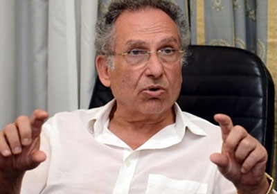 الناشط السياسي والمهندس الاستشاري،  ممدوح حمزة