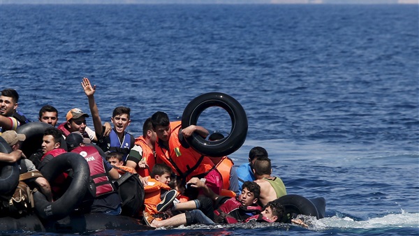 العثور على 11 جثة على متن قارب قبالة السواحل الليبية