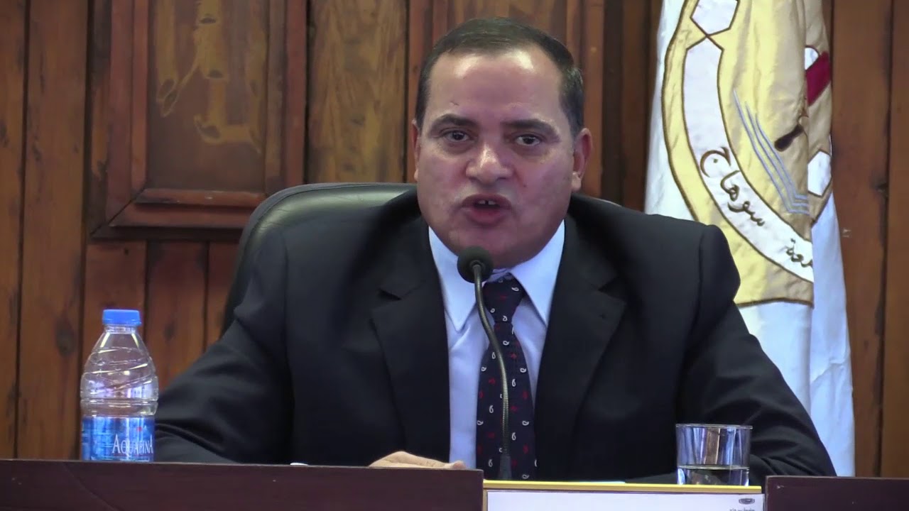 الدكتور أحمد عزيز، رئيس جامعة سوهاج