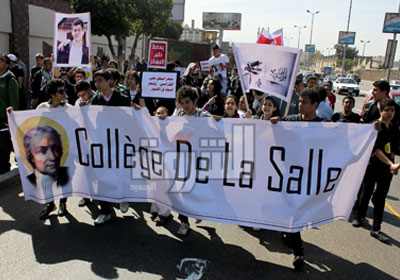 طلاب مدرسة (دي لاسال) يتصدرون مسيرة التلاميذ    تصوير: جورج محسن