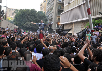 جانب من المظاهرات الغاضبة التى شهدتها مصر احتجاجا على الفيلم المسىء قبل شهور تصوير صموئيل محسن