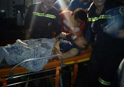 سقوط عدد من المصابين بالرصاص الحي بين صفوف المعتصمين بمحيط وزارة الدفاع في العباسية
