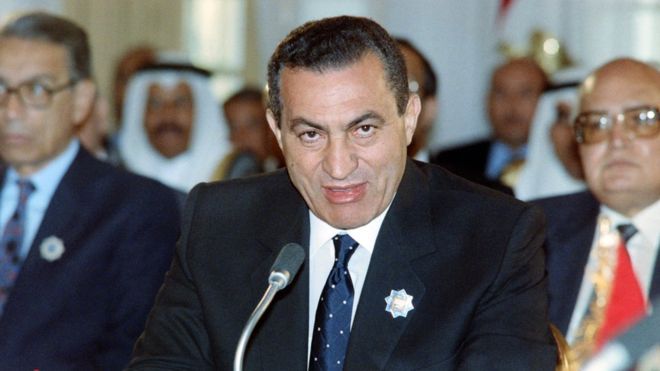 مبارك غضب بشدة من برنامج "نيوز نايت" الذي بث تحقيقا عن الأصولية الإسلامية في مصر، واعتبره مبارك مسيئا لبلاده.