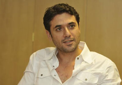 الفنان الشاب احمد عز
