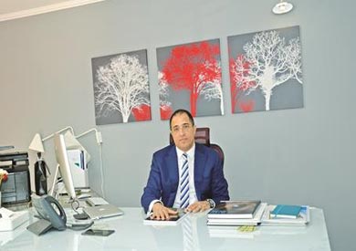 الدكتور أحمد شلبى الرئيس التنفيذى