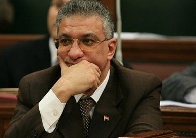 احمد زكى بدر وزير التنمية المحلية